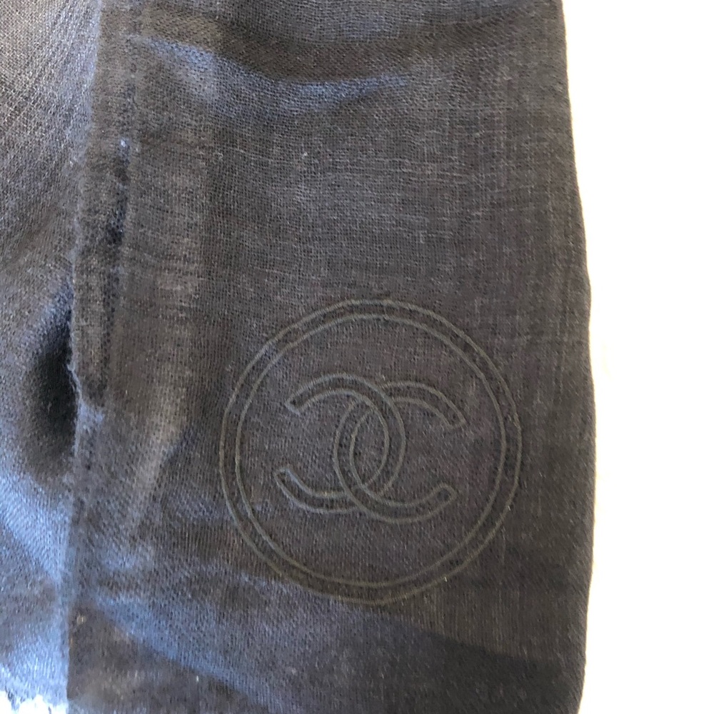 Chanel scarf - Picture 5 of 6